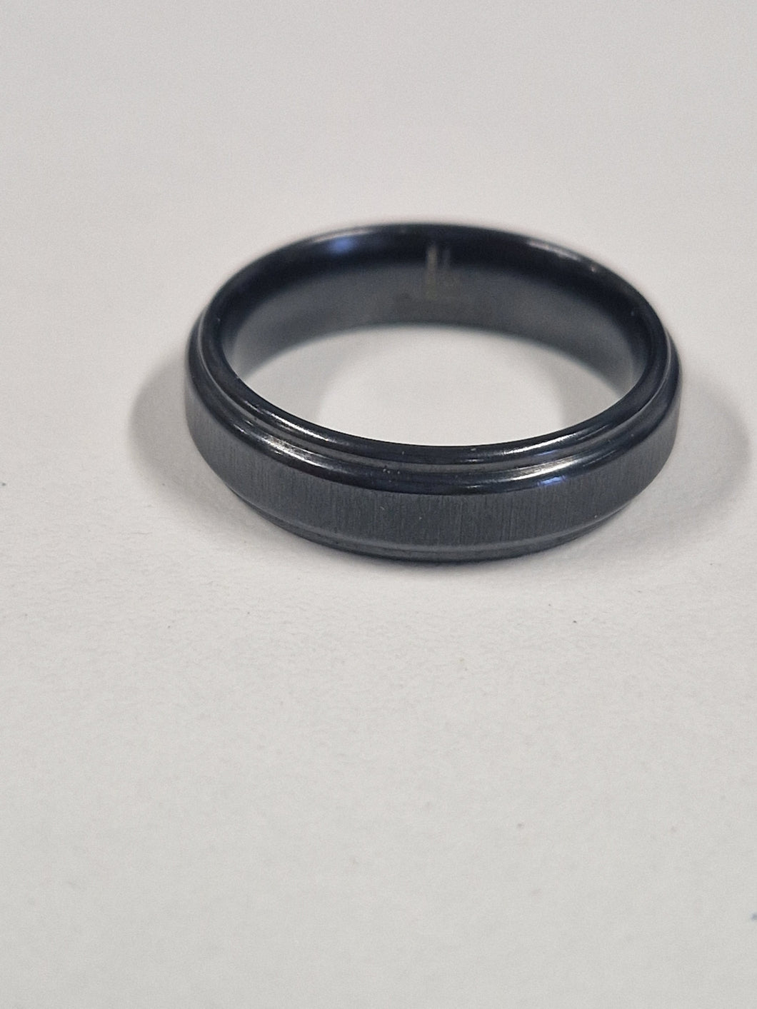 Zirconium ring size R1/2