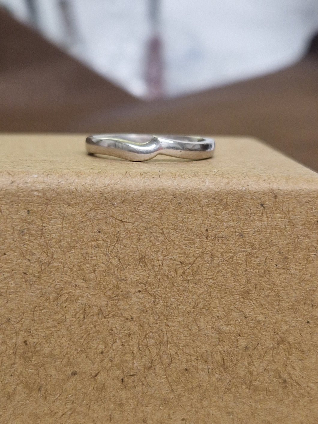 Silver 2mm squiggle ring 137 size M