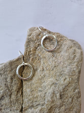 Load image into Gallery viewer, Revolution single open link Earrings
