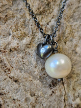 Load image into Gallery viewer, Juicy Heart small pendant White Pearl

