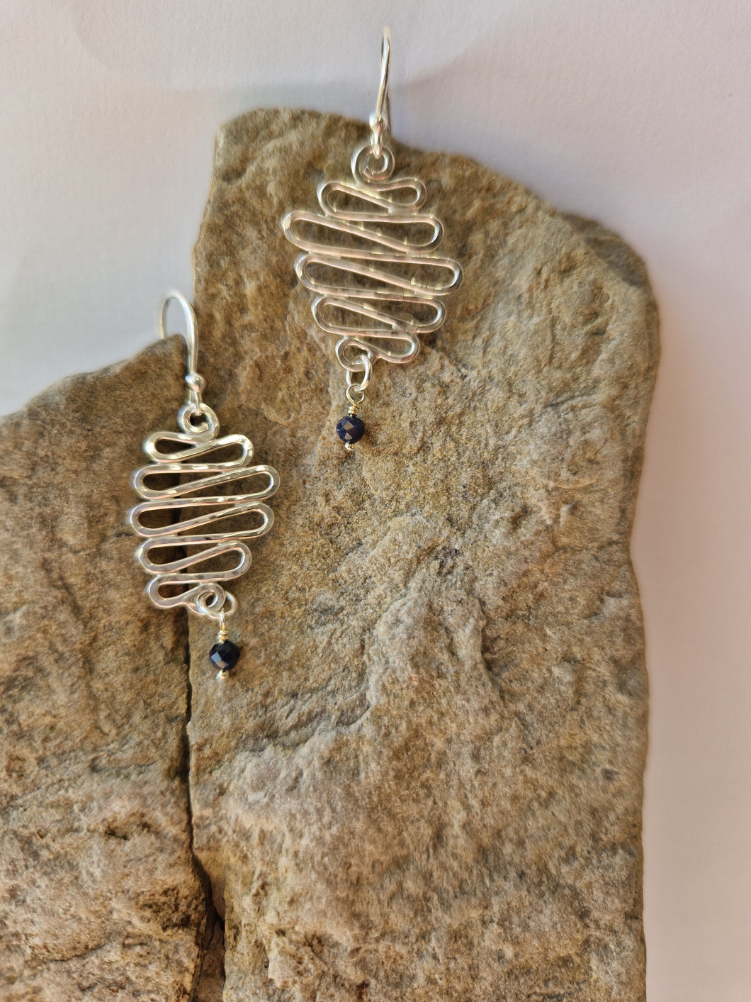 Caminito drop earrings silver with Amethyst, Sapphire, Peridot or Black Opal