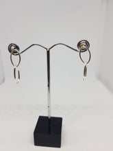 Load image into Gallery viewer, Elipse double link earrings
