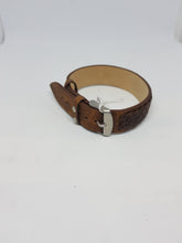 Load image into Gallery viewer, Leather buckle bracelet
